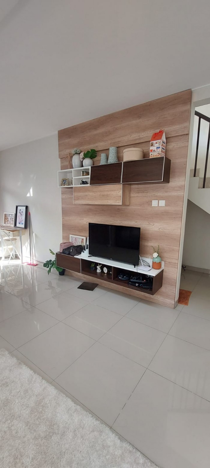 Rumah Dijual Semi Furnished di Cluster Summer Blizz Simpruk Lippo Cikarang 